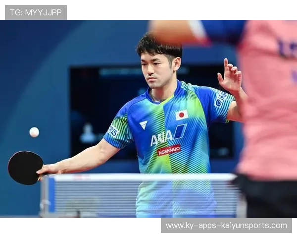 雨中比赛疯传，选手喊：我都看不见球了！