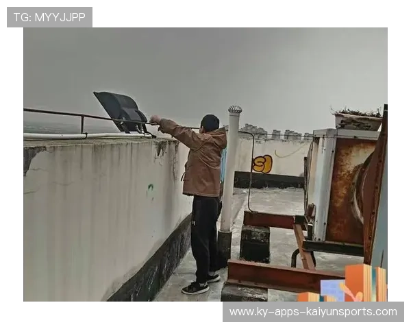 物业回应东莞工人大风天作业:均安全落地 物业回应东莞工人大风天作业:均安全落地