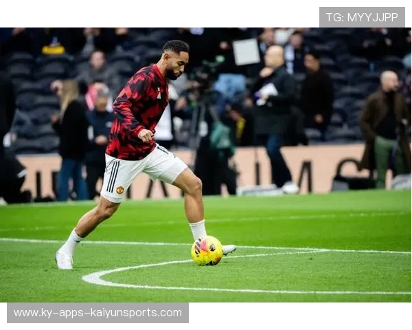 曼联全员迎战热刺,战术部署成为关键 曼联全员迎战热刺,战术部署成为关键